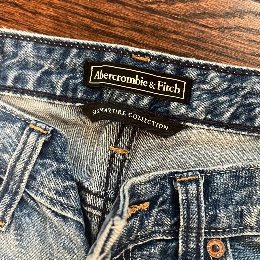 Abercrombie & Fitch high rise girlfriend Jean. Distressed. - Picture 3 of 4